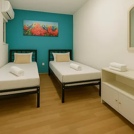 Апартаменты Sea Front Three Bedroom Flat In A Prime Location 6s