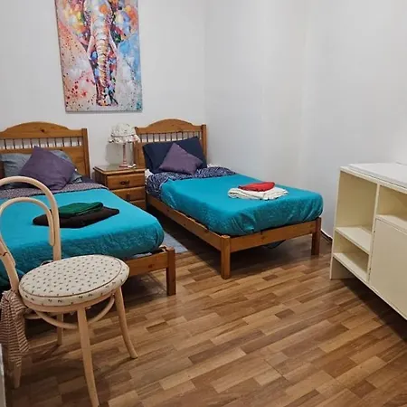 Sea Front Three Bedroom Flat In A Prime Location 6s *