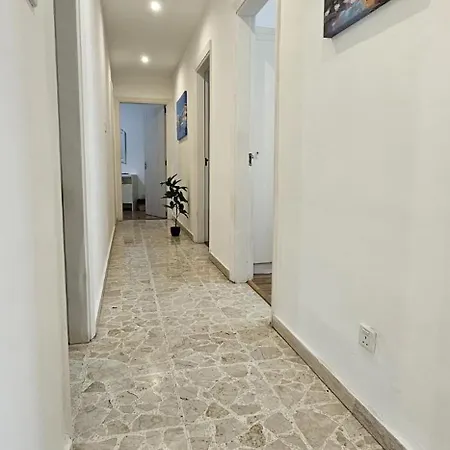 Sea Front Three Bedroom Flat In A Prime Location 6s 斯利马